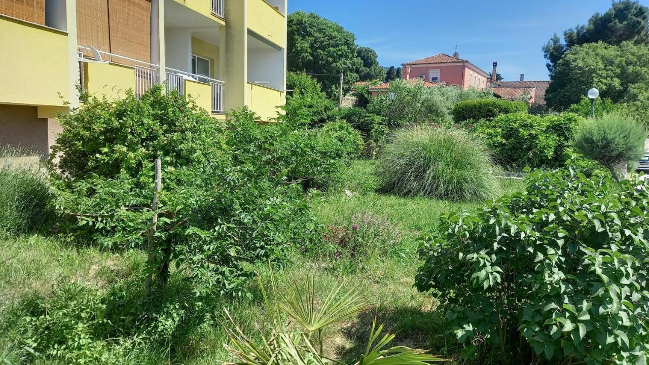 Apartment Sara - Крес Екстериор снимка