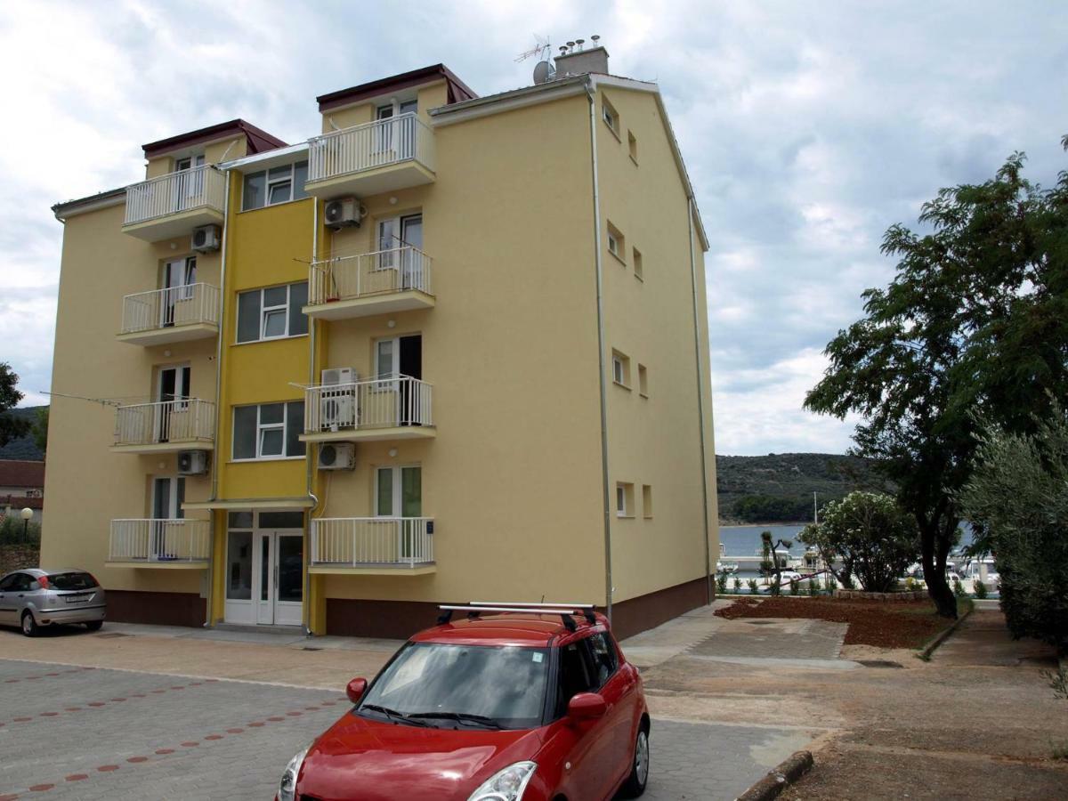 Apartment Sara - Крес Екстериор снимка