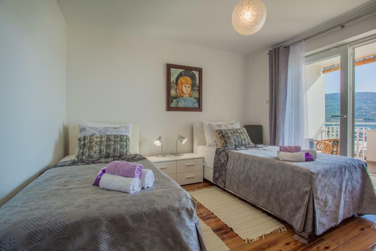 Apartment Sara - Крес Екстериор снимка
