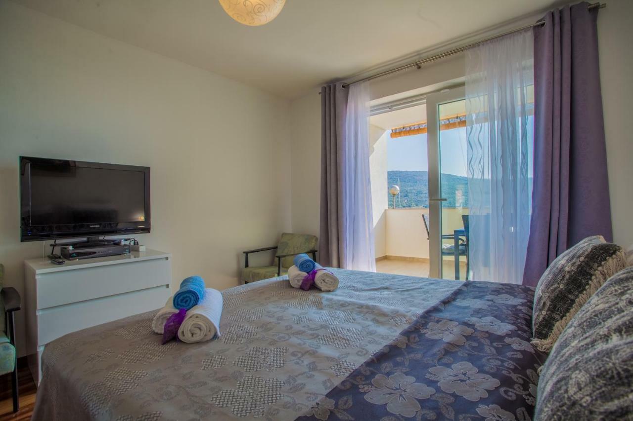 Apartment Sara - Крес Екстериор снимка