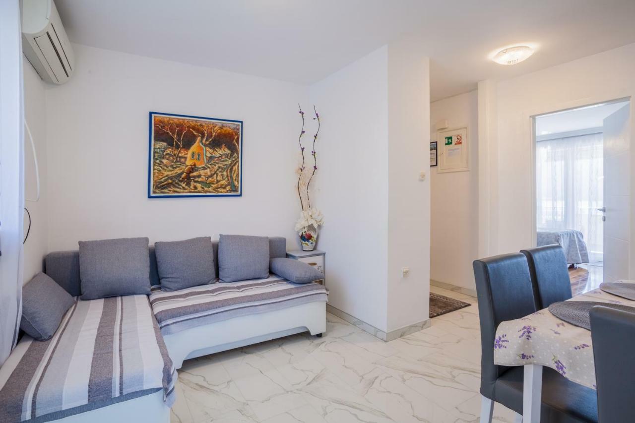 Apartment Sara - Крес Екстериор снимка