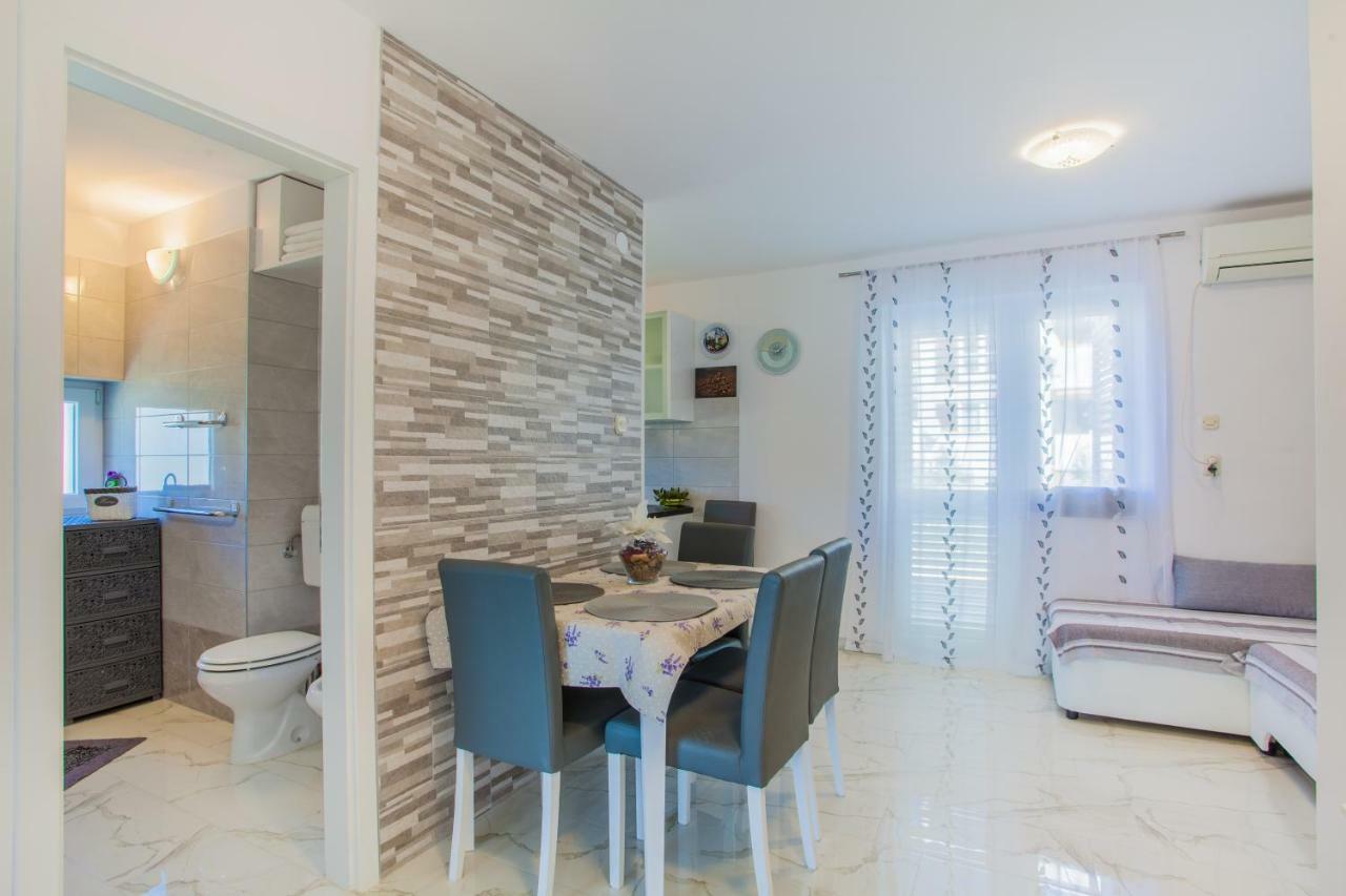 Apartment Sara - Крес Екстериор снимка